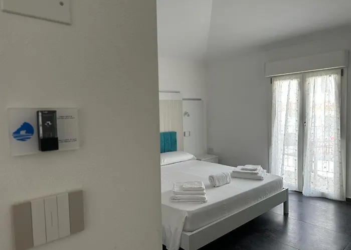 Cala Goloritze 圣玛丽亚纳瓦雷