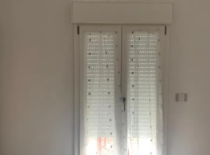 Cala Goloritze 招待所 圣玛丽亚纳瓦雷