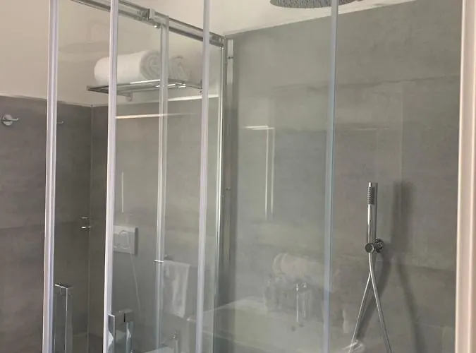 Cala Goloritze 招待所 圣玛丽亚纳瓦雷