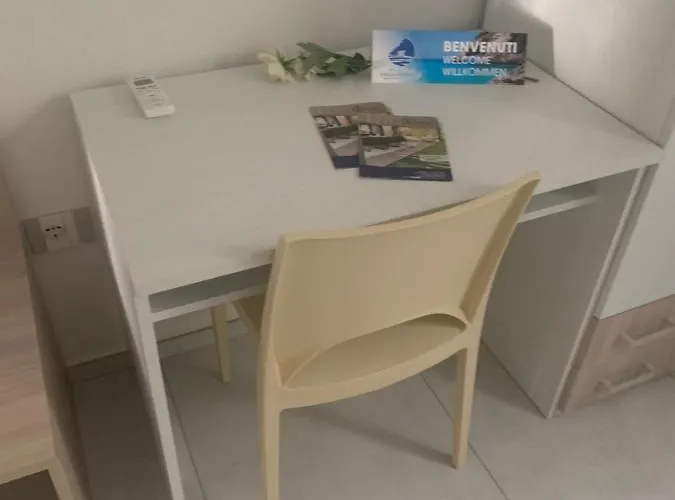 Cala Goloritze 圣玛丽亚纳瓦雷