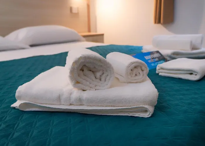 Cala Goloritze 圣玛丽亚纳瓦雷